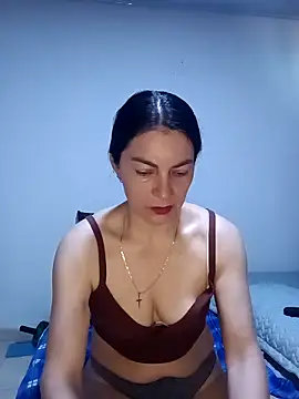 renata hot1 online show from February 9, 10:12 pm