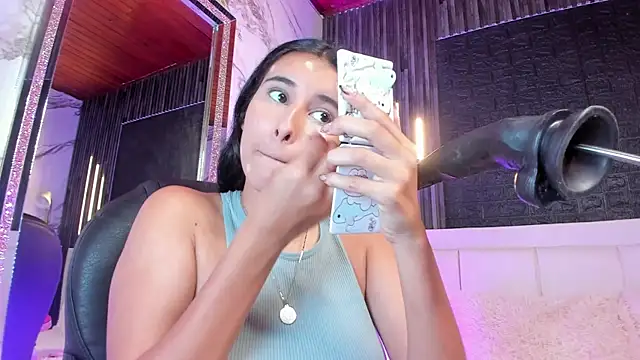 VICTORIA HOUSTON online show from September 11, 7:36 pm