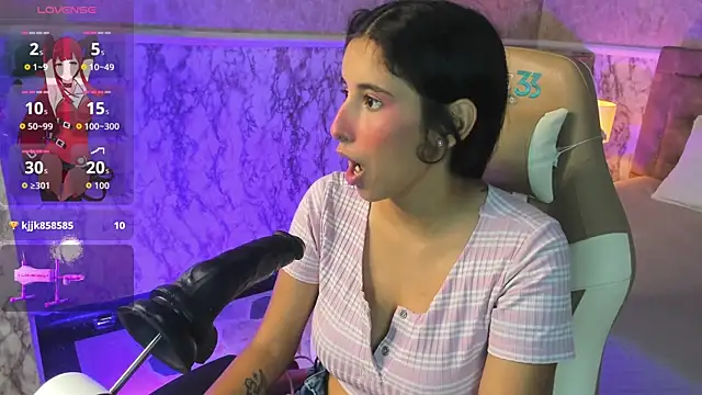 VICTORIA HOUSTON online show from November 2, 1:47 pm