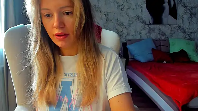 foxy blond online show from March 25, 1:00 am