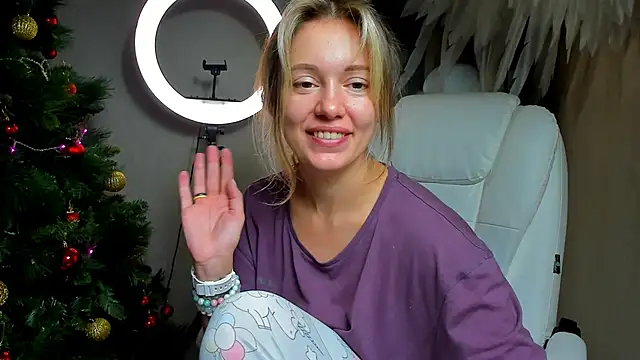 foxy blond online show from December 3, 12:35 am