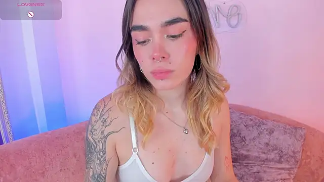 Lucy Vega online show from October 24, 6:20 am