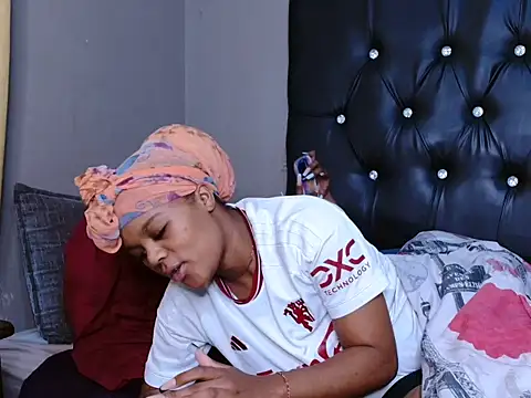 DarkDivva24 online show from March 2, 1:29 pm