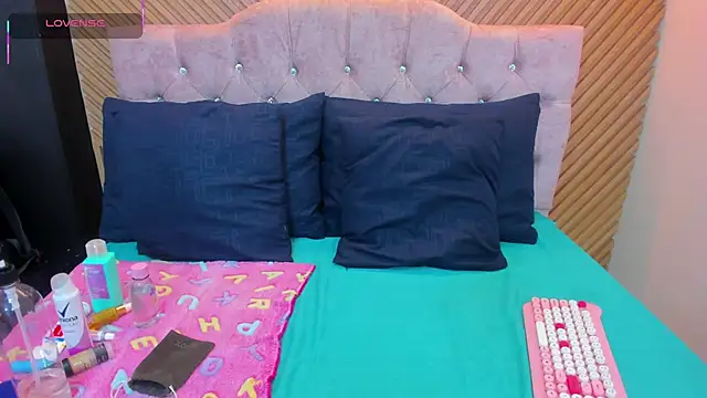 EvaaLovia1 online show from January 15, 5:52 pm