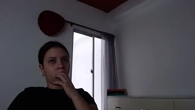 melody  bleir online show from April 9, 5:07 pm