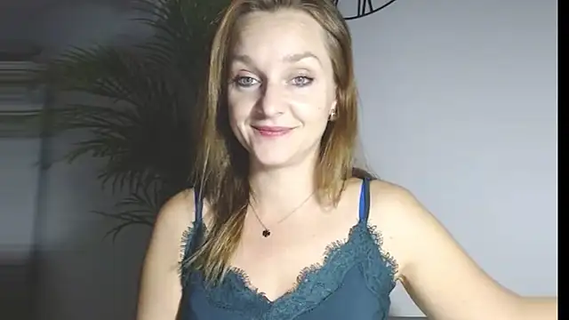 AliciaDesire online show from November 19, 3:45 pm