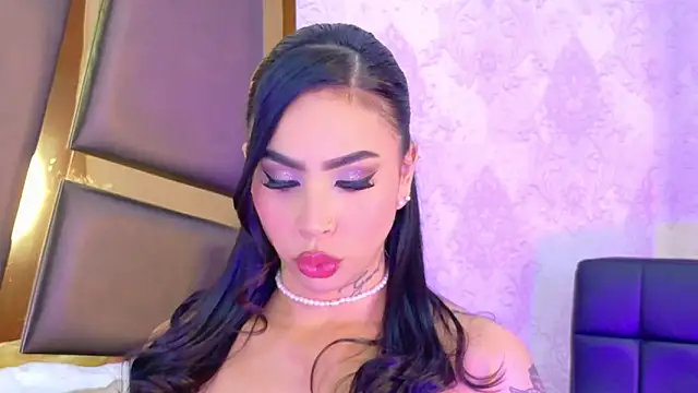 GiahDaniels online show from March 31, 1:27 am