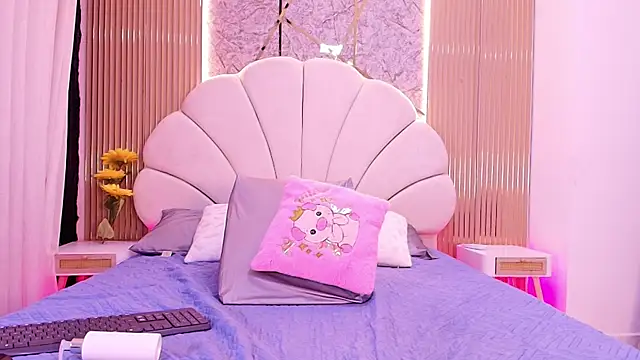 nata luna online show from April 5, 7:13 pm