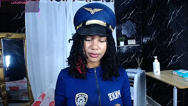 Hillary queen online show from October 31, 6:12 pm