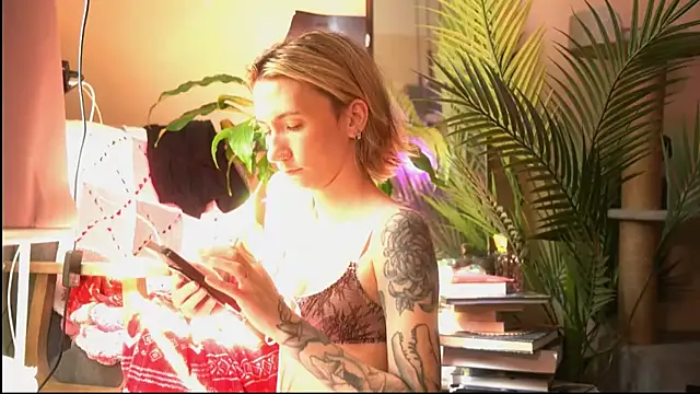 Arianna Richi online show from July 16, 12:10 pm