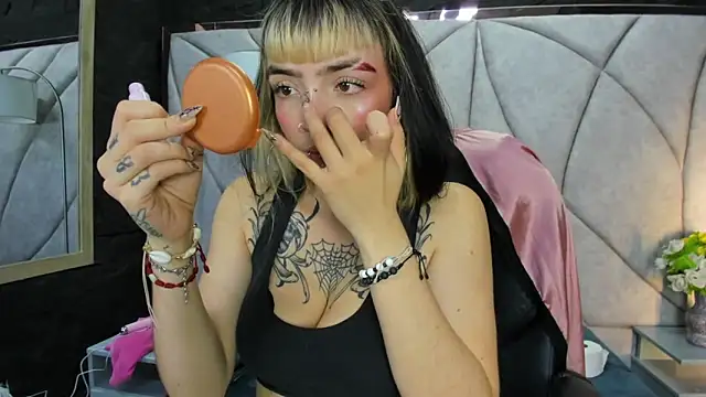 Samantha Smiith online show from February 18, 4:00 am