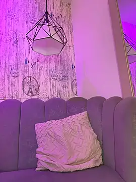 AbyThompson online show from April 12, 2:20 pm