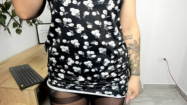 Madeleine  w online show from November 14, 12:21 am