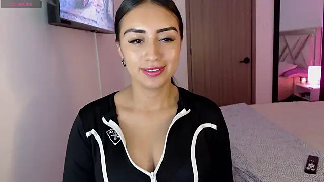 SophiaJoliebm online show from April 22, 3:25 am