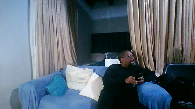 Sgeme325is online show from June 22, 8:39 pm
