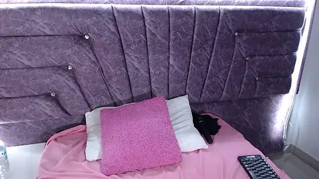 Penelope Fox14 online show from January 9, 6:23 pm