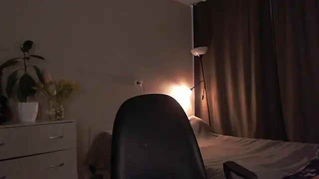 SarahSweetie online show from March 21, 4:01 pm