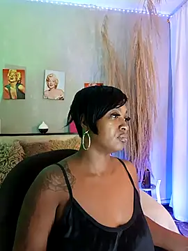 nahiarapalmer19 online show from December 18, 5:50 pm