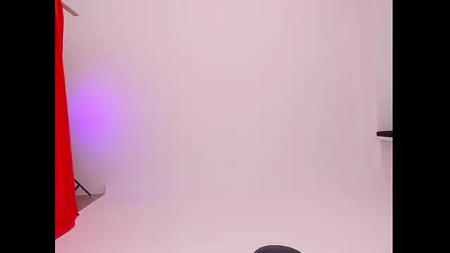 YourSuperModel online show from April 7, 5:53 am