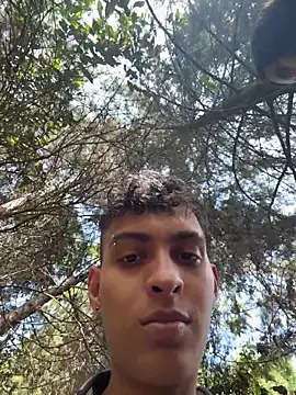 ValenSuarez25 online show from July 30, 7:48 pm