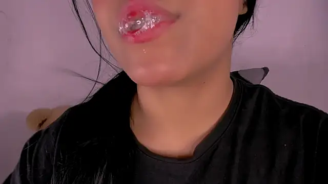 veky saliva01 online show from January 11, 10:31 am