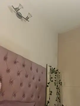 Snapshot of ItsLeyaa chatting on October 5, 11:54 pm ItsLeyaa online show from October 5, 11:54 pm