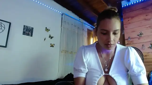 mykaelahoney online show from July 28, 6:20 pm