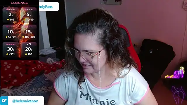 Snapshot of helenca43 chatting on October 3, 12:32 pm helenca43 online show from October 3, 12:32 pm