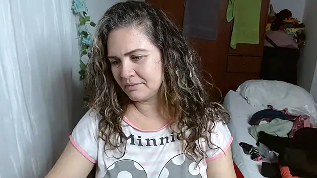 Snapshot of helenca43 chatting on October 7, 9:36 am helenca43 online show from October 7, 9:36 am