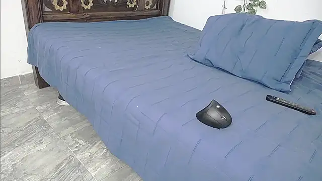 DominaLeona online show from June 4, 9:08 pm