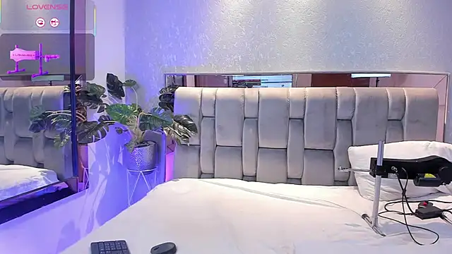 RoseTaylor   online show from December 4, 5:10 am