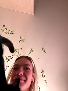 -Sexy Barbie- online show from October 7, 3:00 am