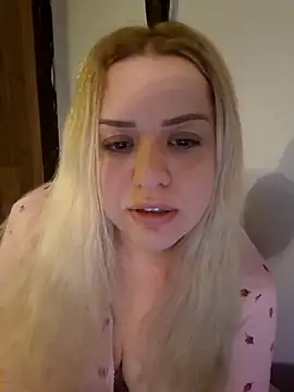 cansuozell online show from March 24, 6:46 pm