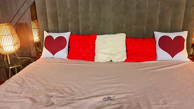 Daisy Delight online show from February 28, 2:05 pm