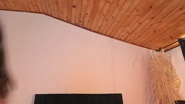 EmiGomez  online show from March 25, 2:42 pm