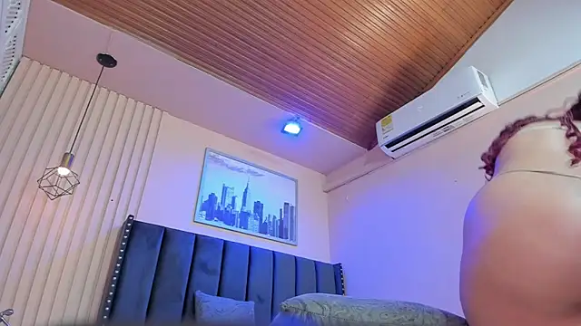 viiolett lee online show from December 13, 8:37 pm