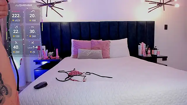 susyy7 online show from October 6, 3:45 am