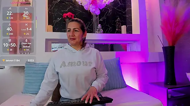 cinthya fx online show from April 25, 1:36 pm