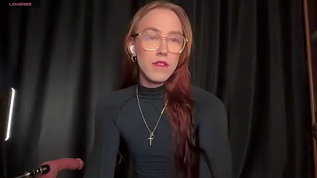 Avril Pearly  online show from November 29, 3:16 pm