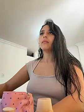  miaquevedo  online show from April 15, 2:50 pm