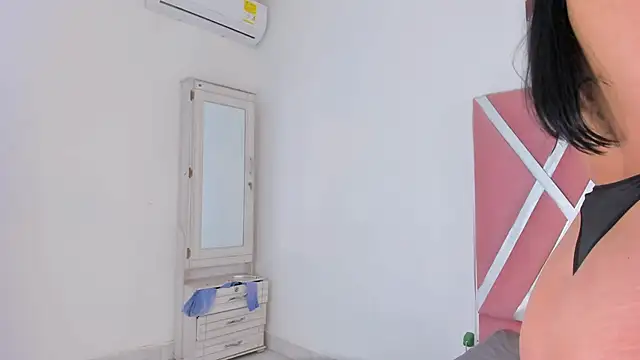  miaquevedo  online show from February 25, 4:49 pm