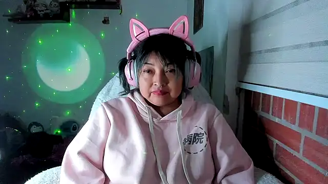 Shaddycute  online show from June 21, 3:32 am