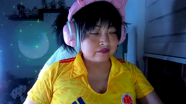 Shaddycute  online show from June 24, 3:27 am