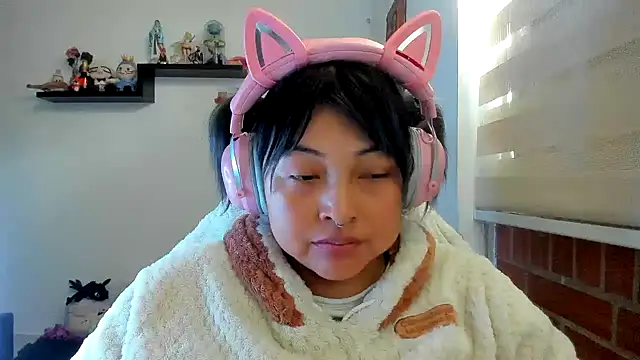 Shaddycute  online show from June 3, 2:33 pm