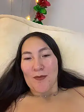 Elle Lee  online show from December 21, 4:33 pm