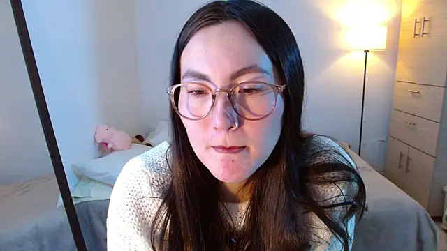 Elle Lee  online show from March 29, 5:39 am