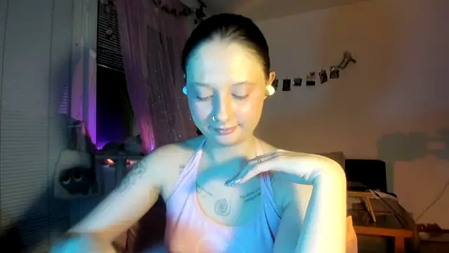 Jenny darling love online show from April 7, 7:49 pm