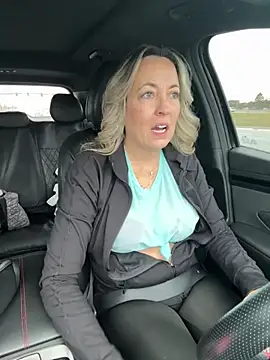 Cherry-red-xo online show from January 13, 6:34 pm