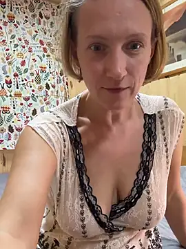 UmaTruewoman online show from June 9, 9:52 am