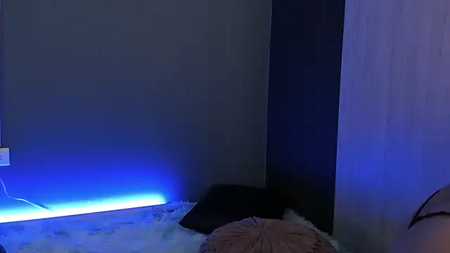 Susa1userma  online show from February 4, 11:35 am